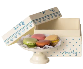 Macarons et chocolat chaud