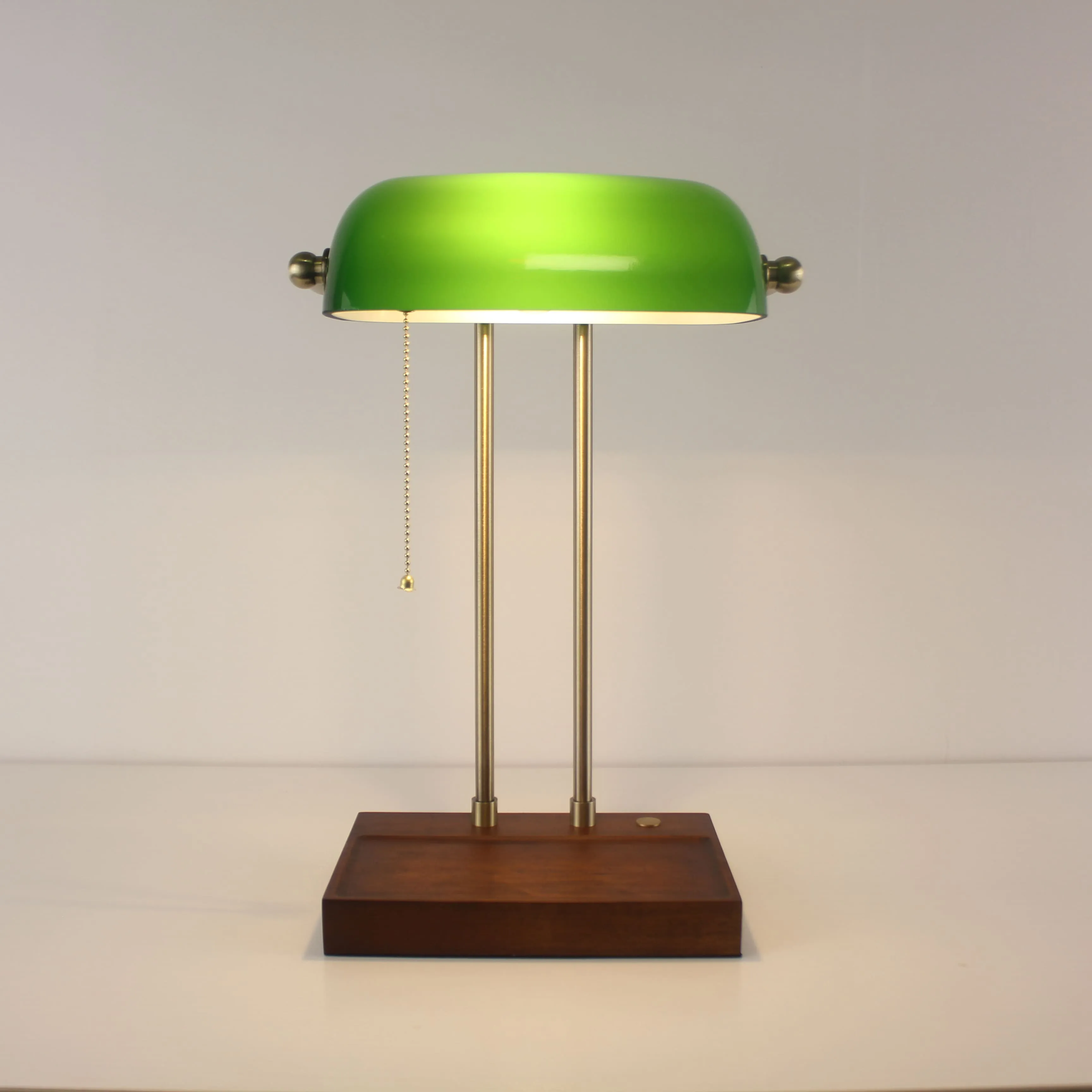 Rechargeable Green Glass Lamp - Wireless Emeralite Bankers Lamp