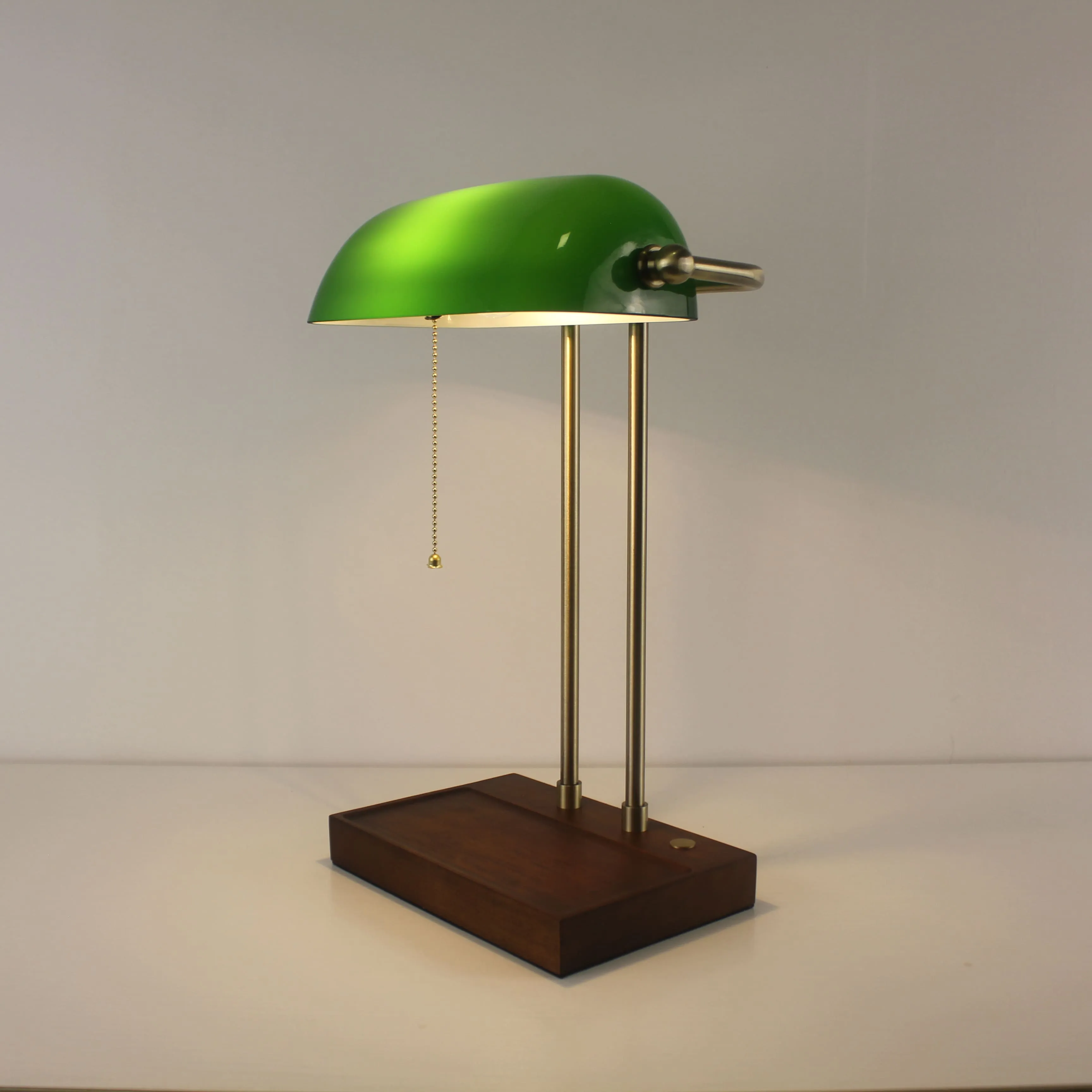 Rechargeable Green Glass Lamp - Wireless Emeralite Bankers Lamp