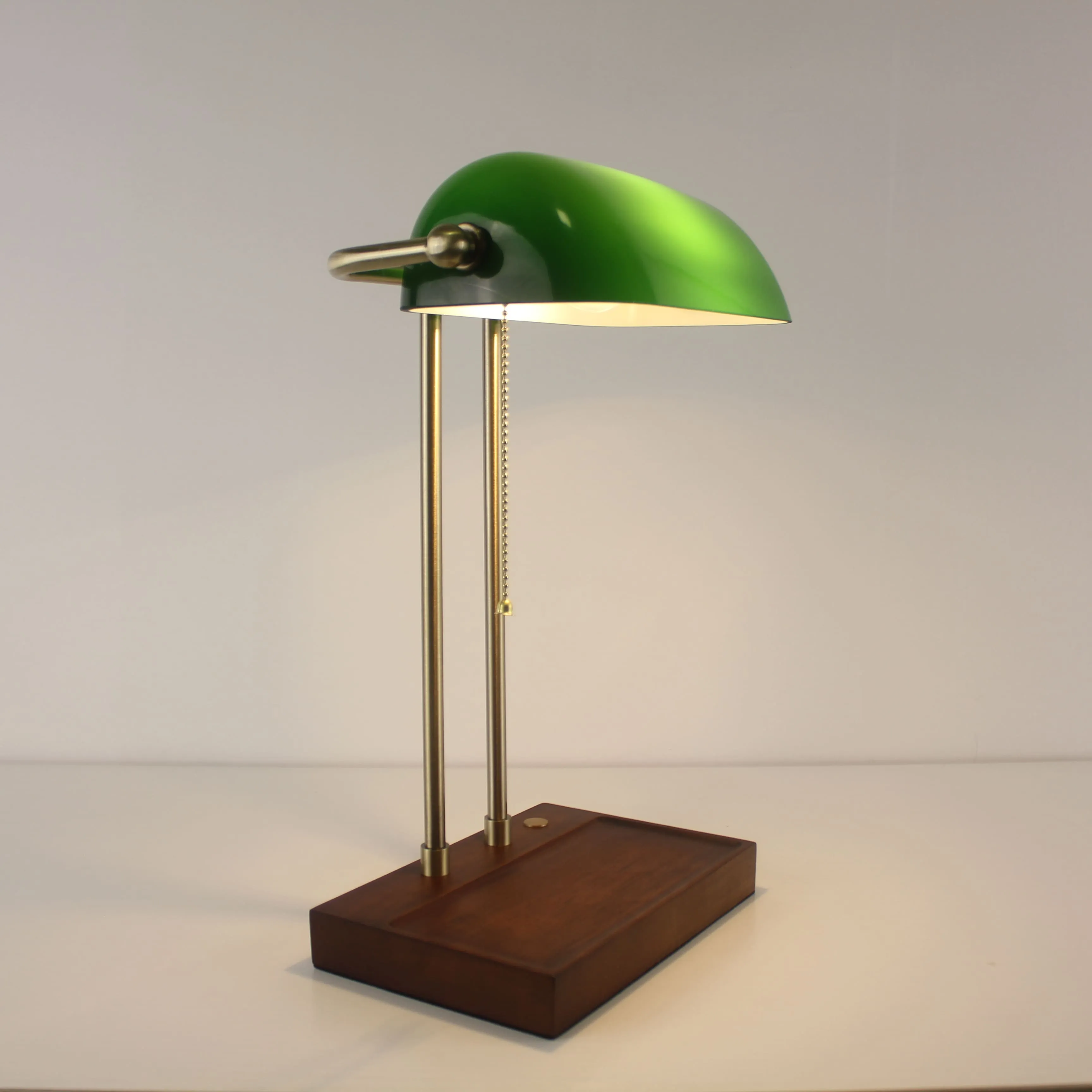 Rechargeable Green Glass Lamp - Wireless Emeralite Bankers Lamp